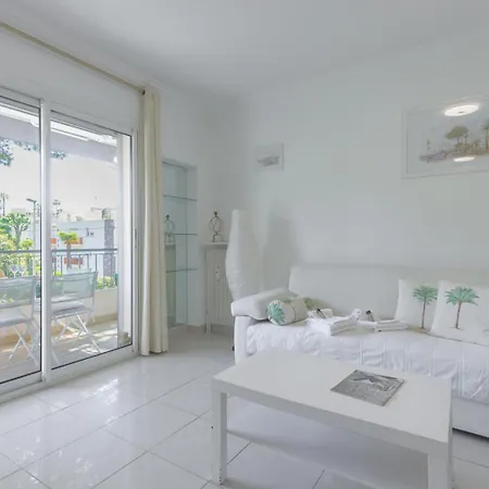 Le Bella Avec Balcon Idéal Pour évasion à Deux, Au Calme Et Proche Du Centre-ville Cannes