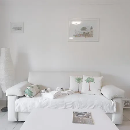 Appartamento Le Bella Avec Balcon Idéal Pour évasion à Deux, Au Calme Et Proche Du Centre-ville Cannes