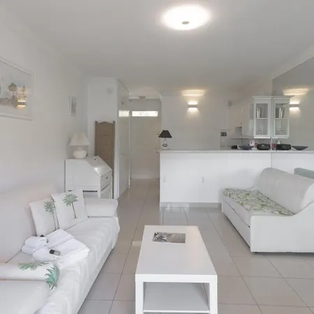 Le Bella Avec Balcon Ideal Pour Evasion A Deux, Au Calme Et Proche Du Centre-ville * Κάννες