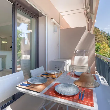 Le Bella Avec Balcon Ideal Pour Evasion A Deux, Au Calme Et Proche Du Centre-ville