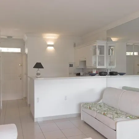 Διαμέρισμα Le Bella Avec Balcon Ideal Pour Evasion A Deux, Au Calme Et Proche Du Centre-ville Κάννες